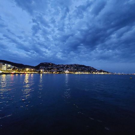Apartamento En El Mar Roses Zewnętrze zdjęcie